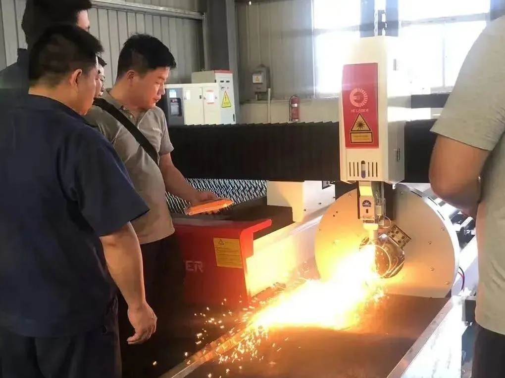 “新兵器”到位！板管一體激光切割機(jī)
